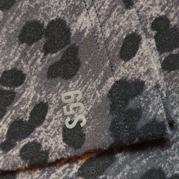 Splits59 Size Medium Dual Waistband Airweight 7/8 Animal Print Leggings - Picture 4 of 15